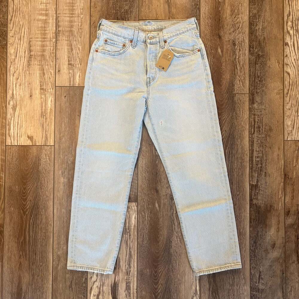 Levi’s 501 Original Women’s Jeans W27 L26 Light Wash Button Fly Straight Leg NWT